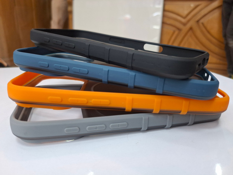 قاب مگ سیف دیفندر آیفون 17 پرو (Difender) | قاب ضدضربه محافظ iPhone 17 Pro